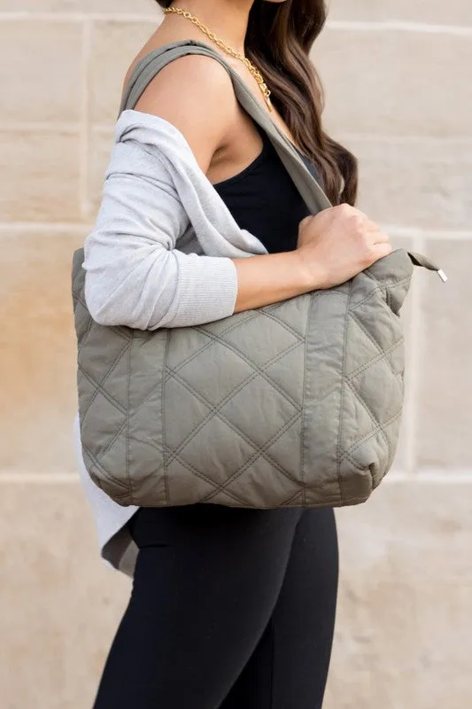 Aili's Corner Quilted Tote