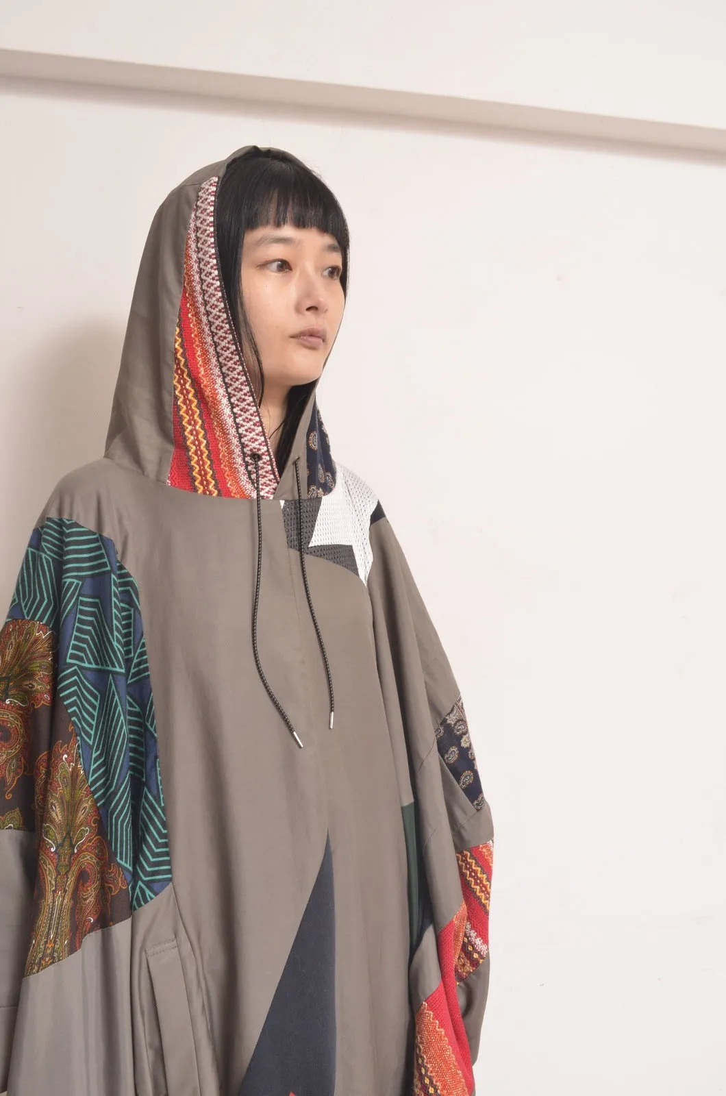 CUT AND CONNECTED C/C/L PONCHO / KHAKI