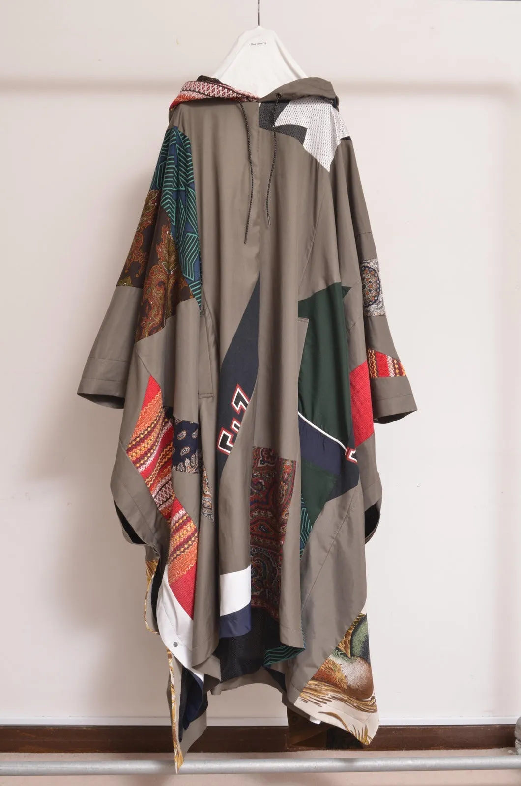 CUT AND CONNECTED C/C/L PONCHO / KHAKI