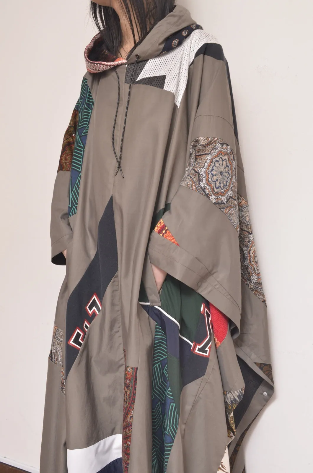 CUT AND CONNECTED C/C/L PONCHO / KHAKI